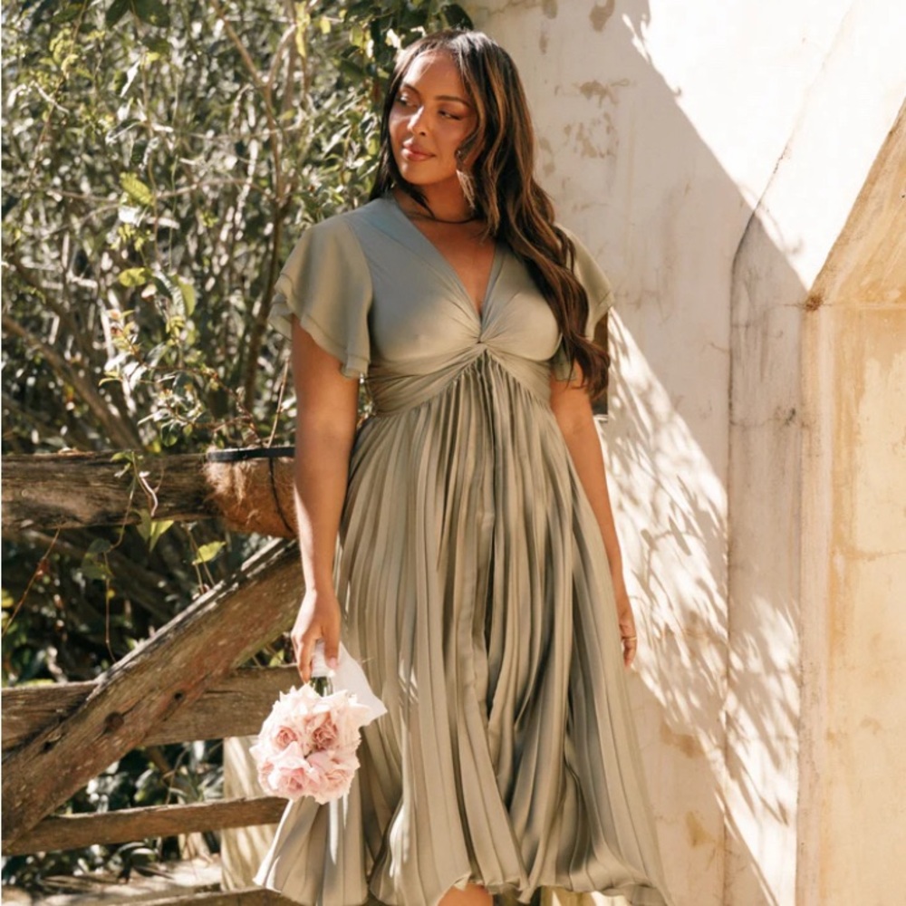 PETAL & PUP - Nova Flutter Sleeve Maxi Dress